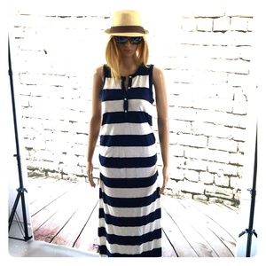 LIKE BRAND NEW GAP SUMMER NAVY/WHITE STRIPPED MAXI